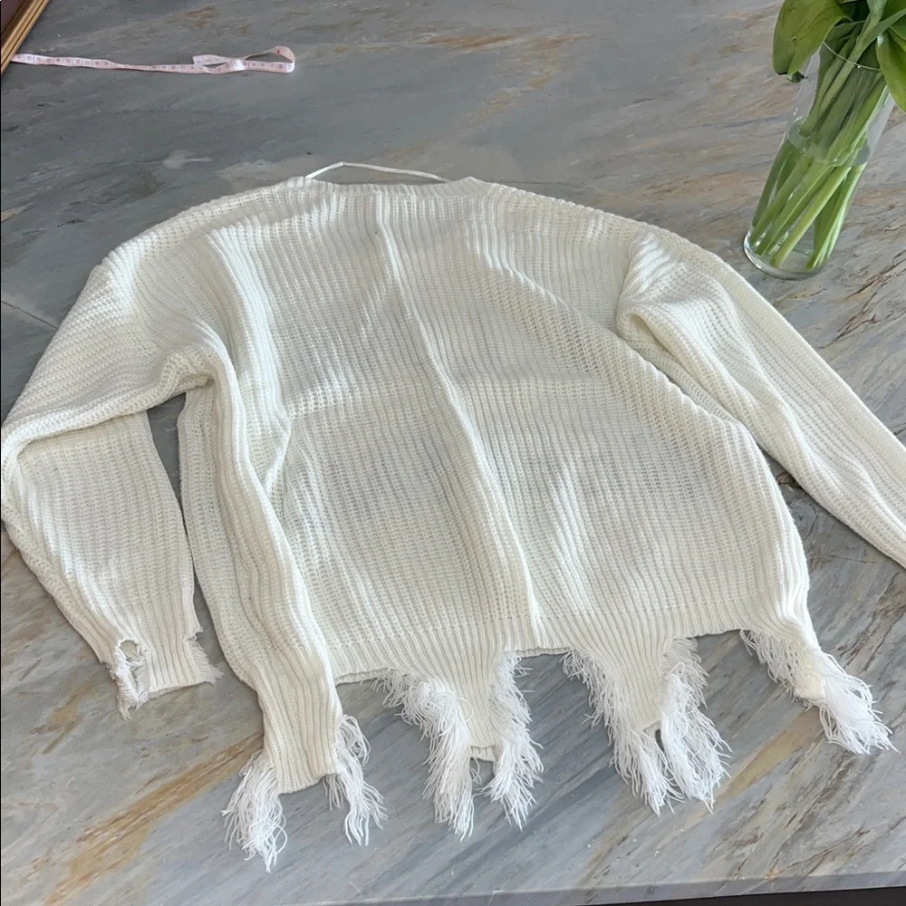 Fringed White Sweater with 'I Love Weekends' Design - Picture 2 of 2